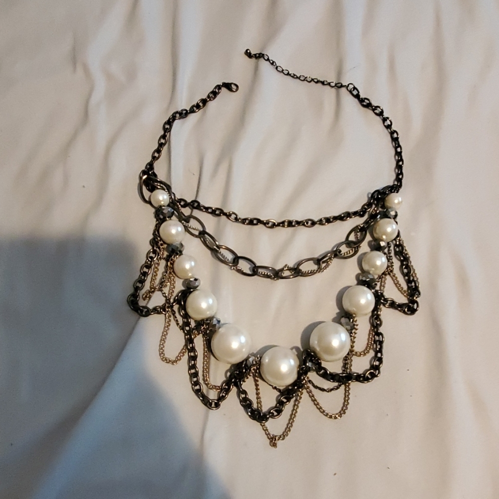 Pearl tiered Necklace